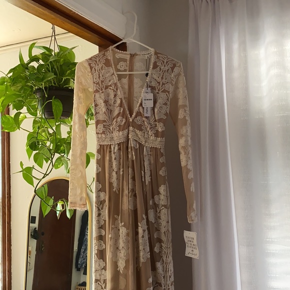 Beautiful Never Worn Dress!! - Picture 4 of 5